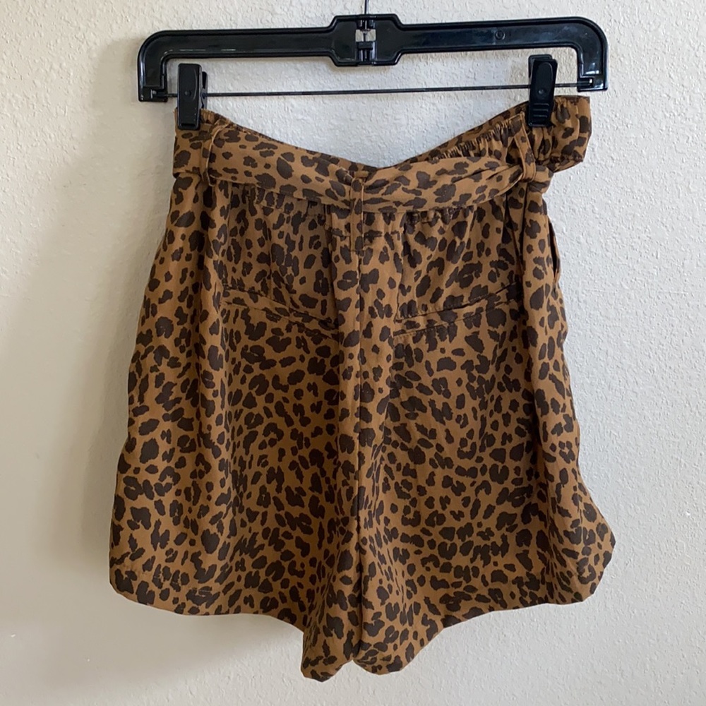 Leopard shorts - Picture 2 of 3